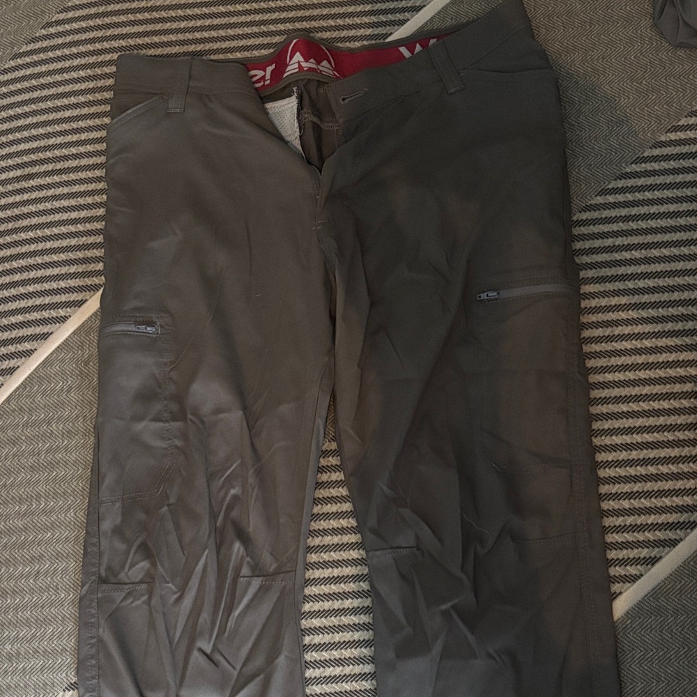 Wrangler Men's Dark Gray Cargo Pants